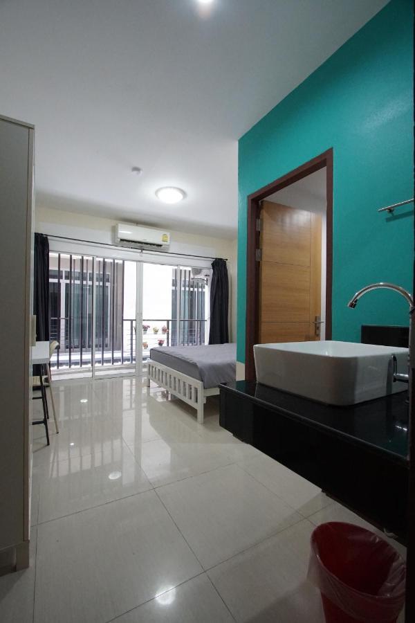 Bedbox Guesthouse And Hostel Patong Kültér fotó