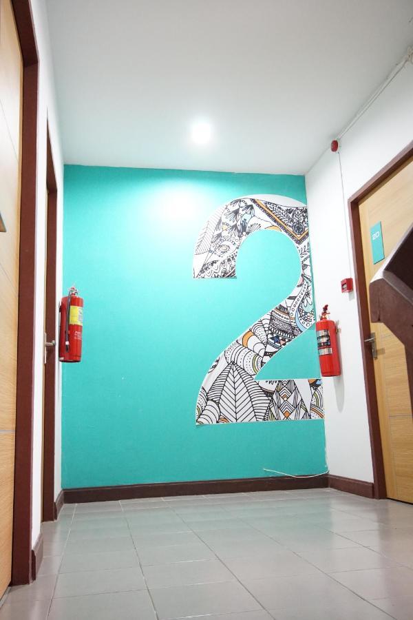 Bedbox Guesthouse And Hostel Patong Kültér fotó