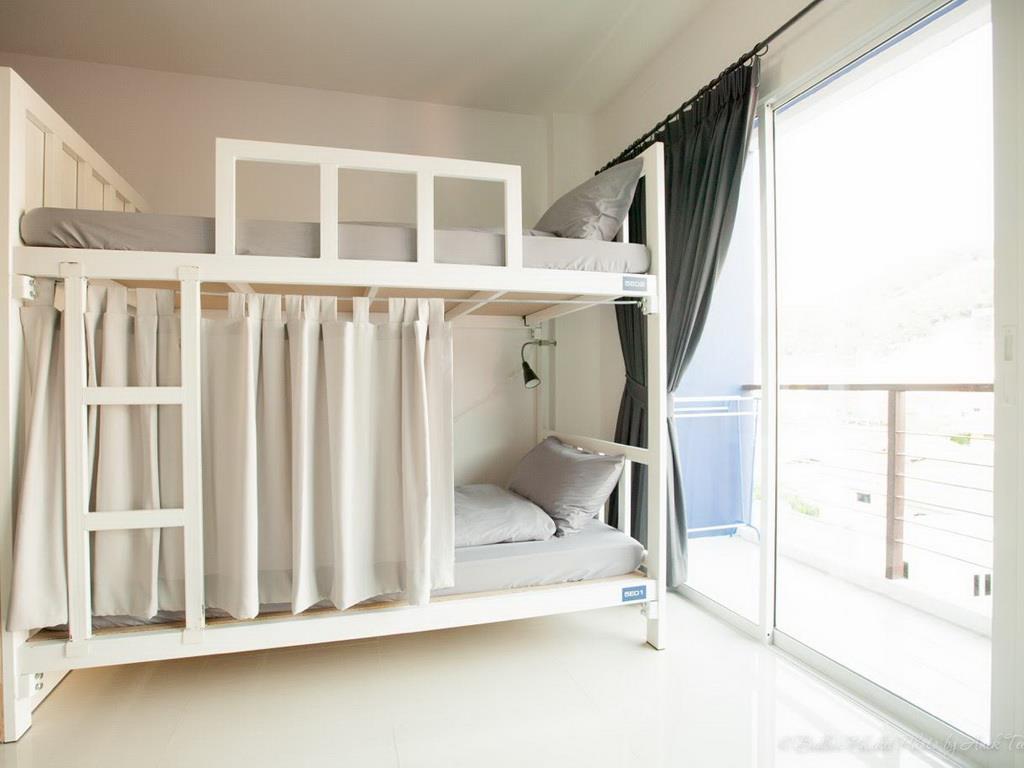 Bedbox Guesthouse And Hostel Patong Kültér fotó