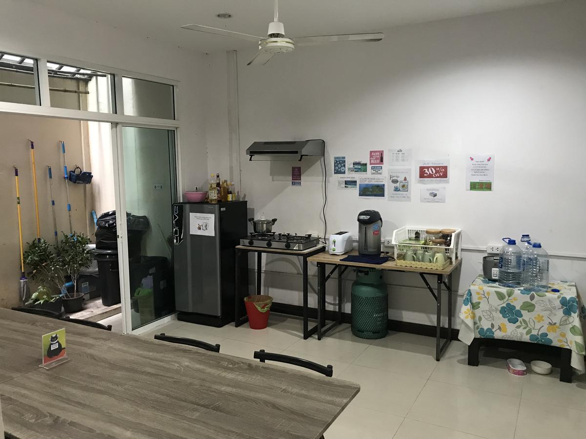 Bedbox Guesthouse And Hostel Patong Kültér fotó