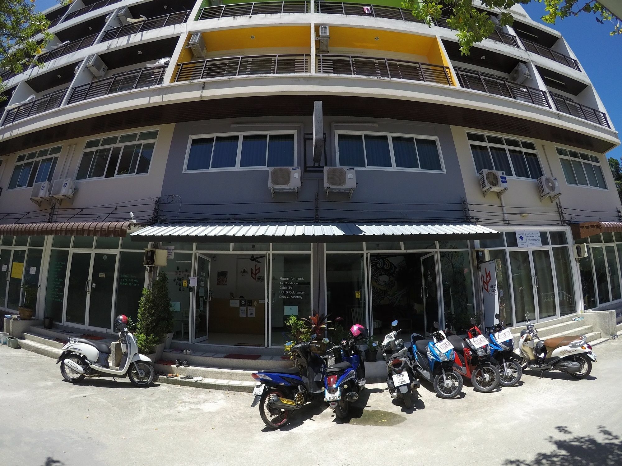 Bedbox Guesthouse And Hostel Patong Kültér fotó
